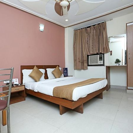 Airport Hotel Ambrosia Neu-Delhi Exterior foto