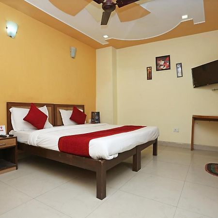 Airport Hotel Ambrosia Neu-Delhi Exterior foto