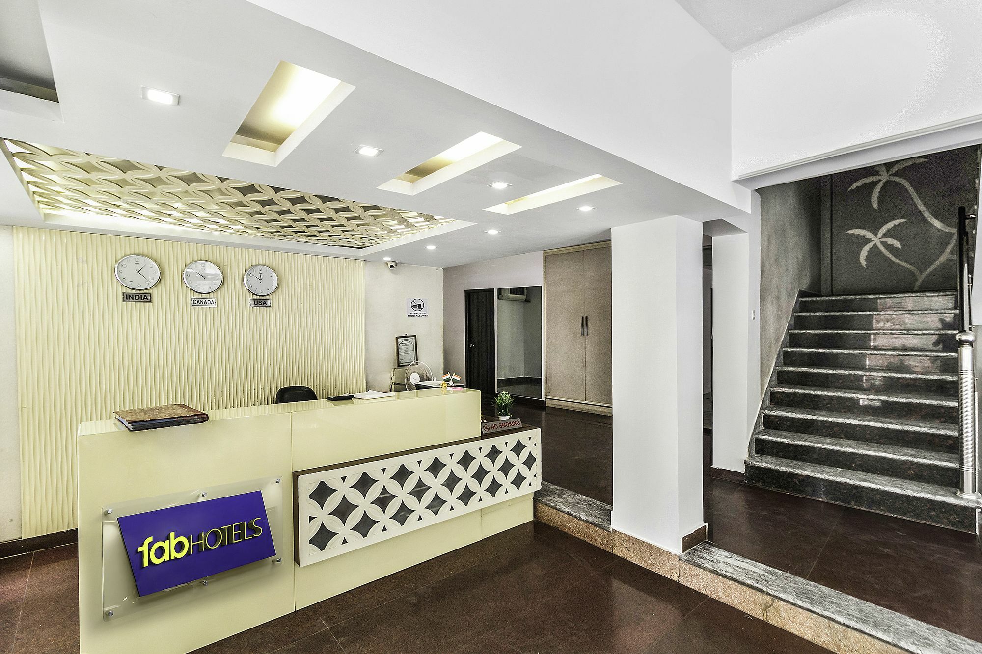 Airport Hotel Ambrosia Neu-Delhi Exterior foto