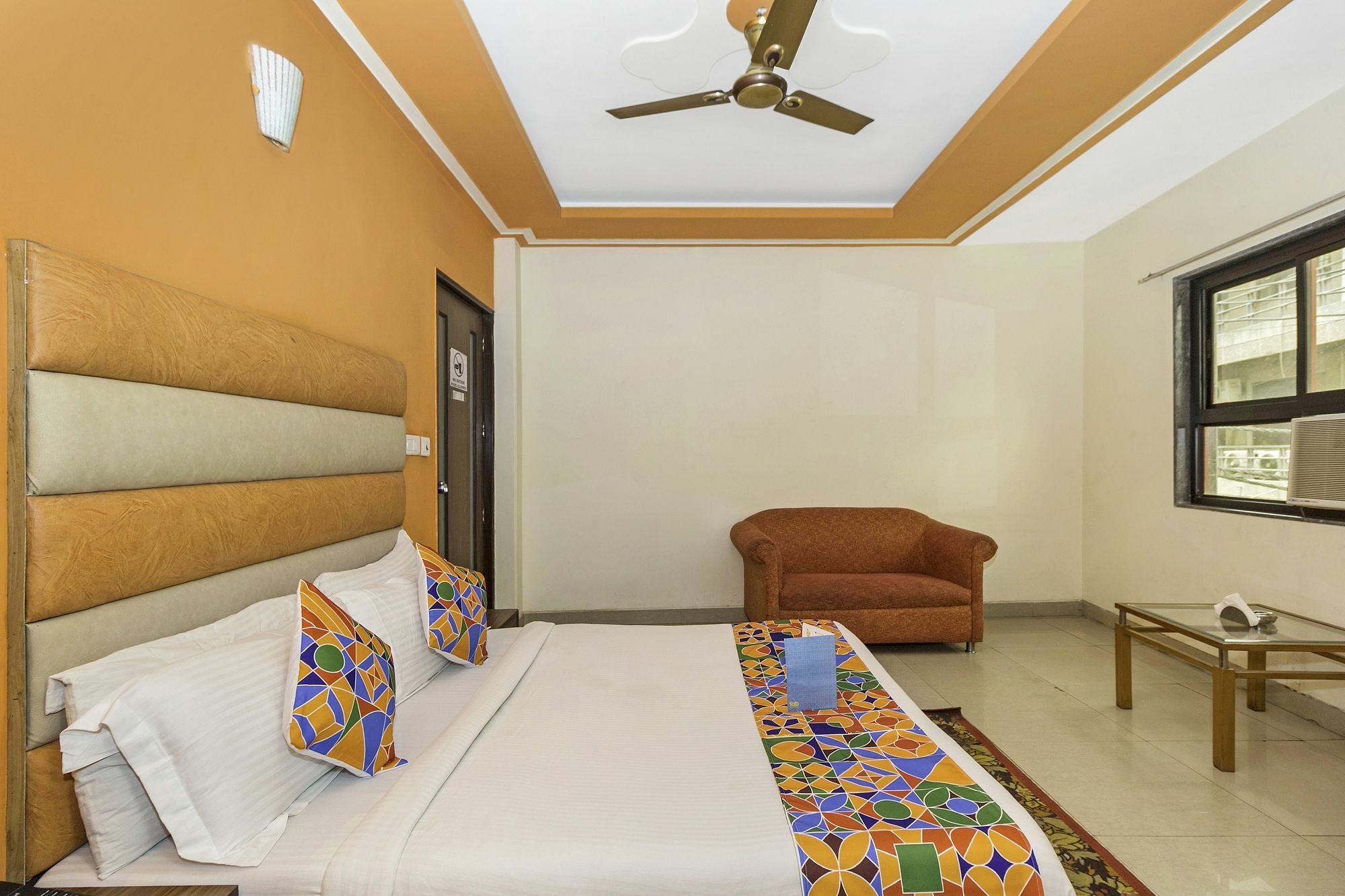 Airport Hotel Ambrosia Neu-Delhi Exterior foto